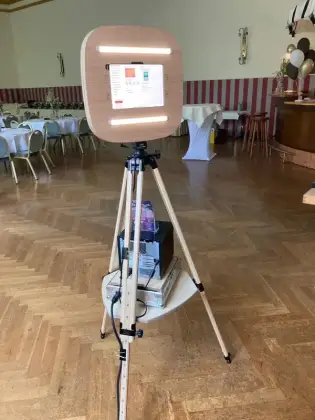 Neue Fotobox 2026 im Holzdesign